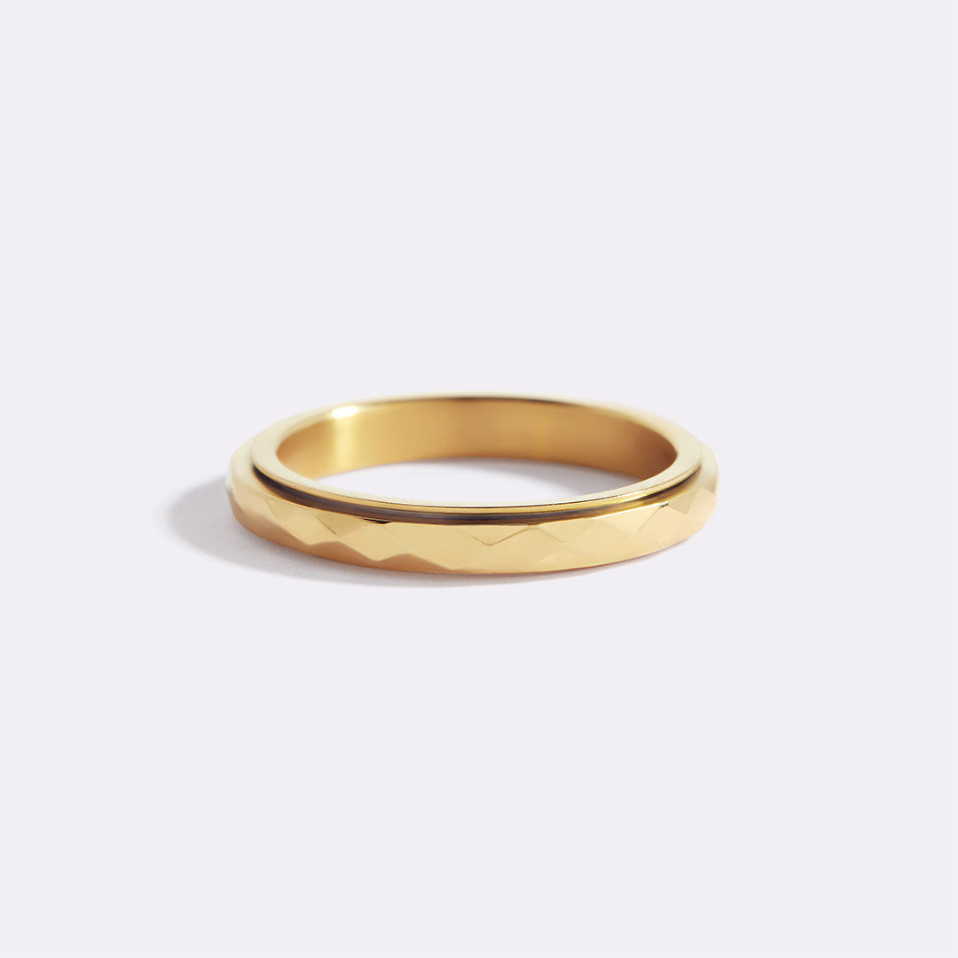 Zierlicher gehämmerter Band-Dreh-Fidget-Ring