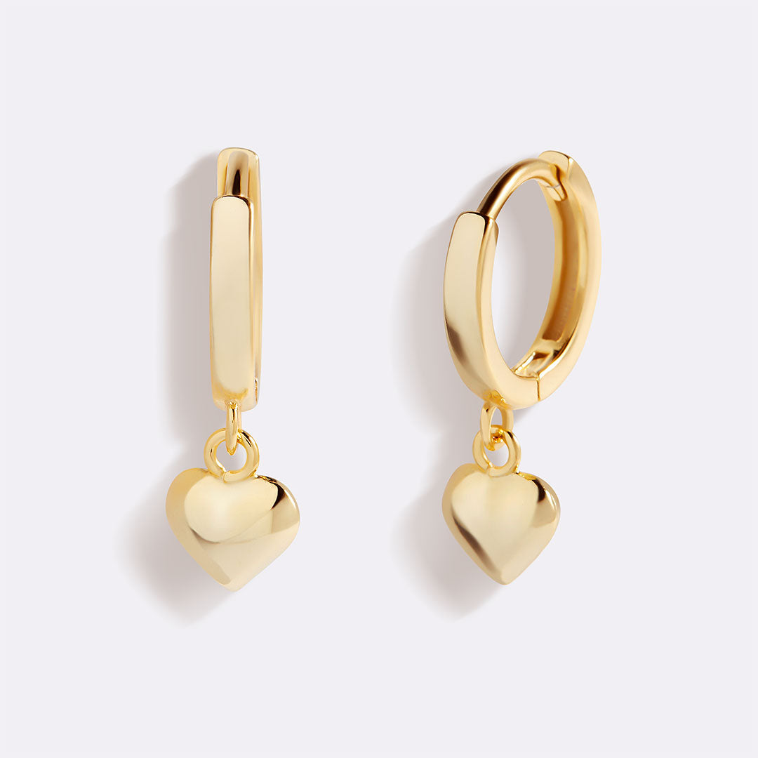 Boucles d’oreilles créoles délicates en forme de cœur