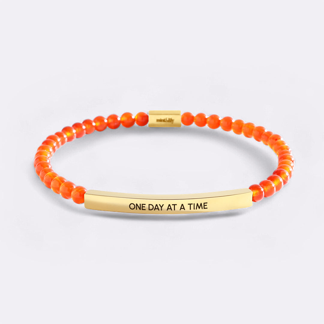 Aizraujoša aproce "One Day At A Time" ar pērlītēm