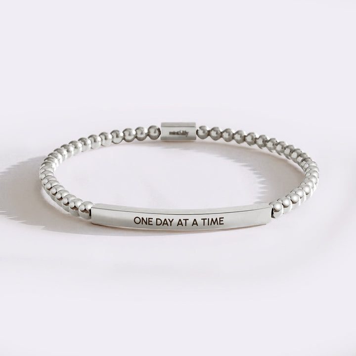 Apyrankė „Vieną dieną vienu metu“ su karoliukais, įkvepianti