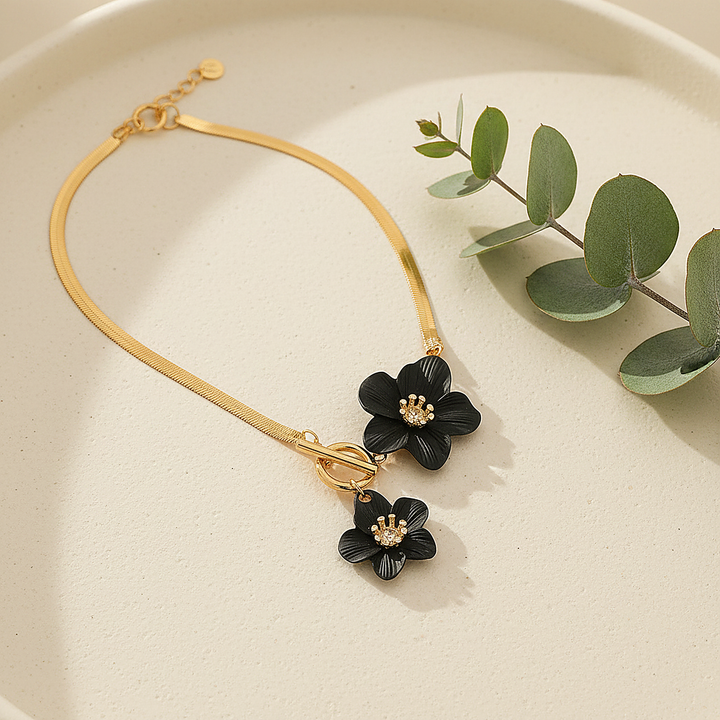 Alba Necklace