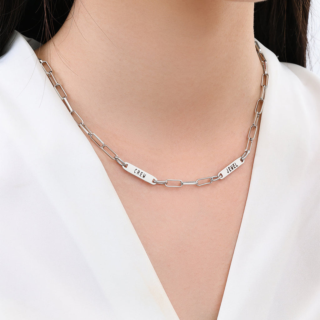 Collana con fermaglio e nomi personalizzati