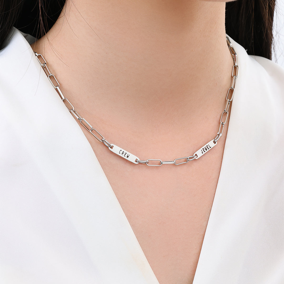 Collana con fermaglio e nomi personalizzati