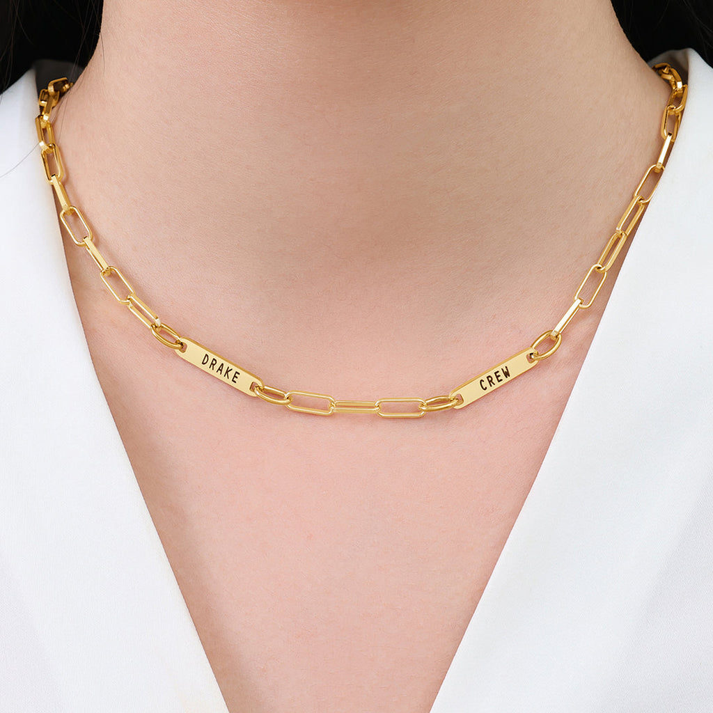 Collana con fermaglio e nomi personalizzati
