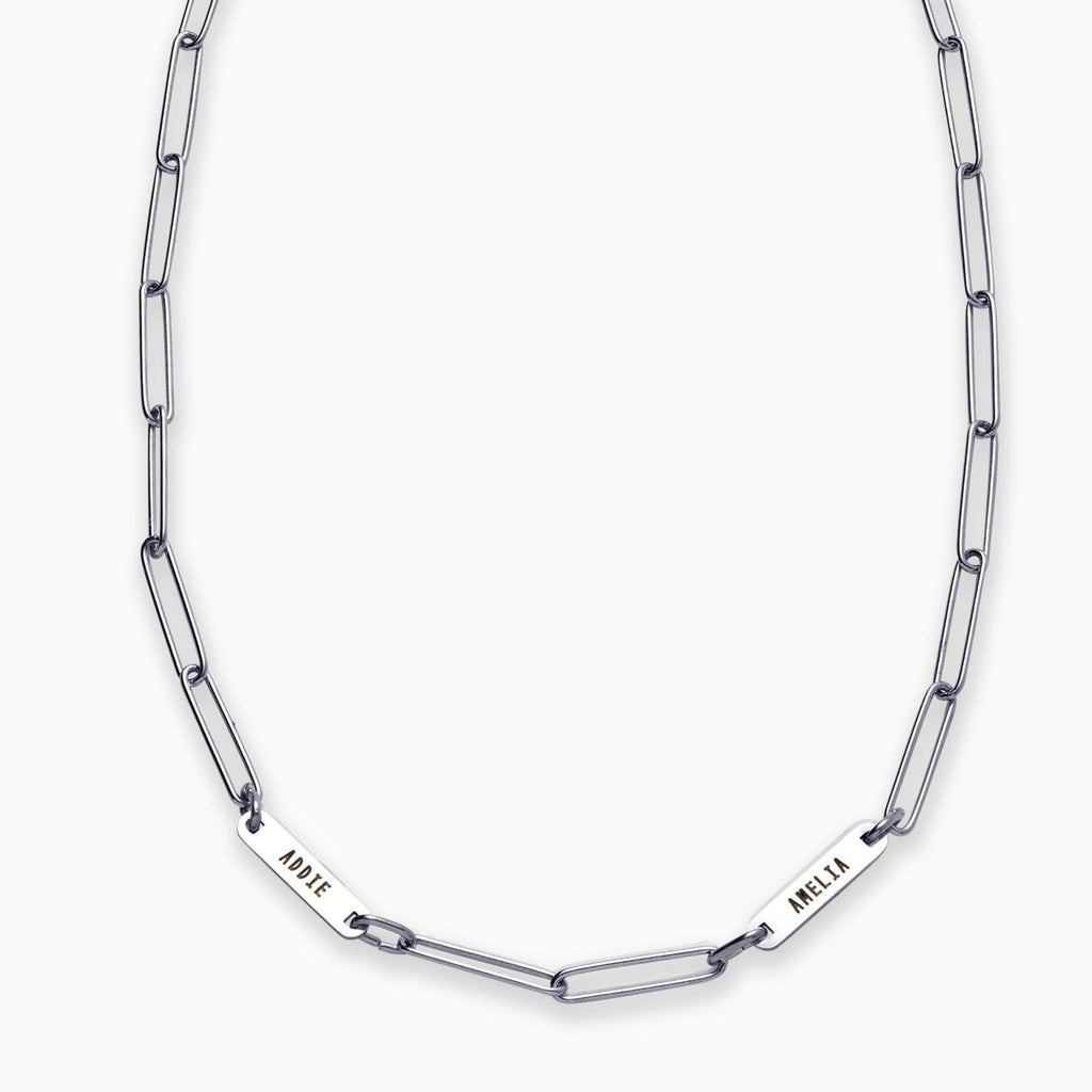 Collana con fermaglio e nomi personalizzati