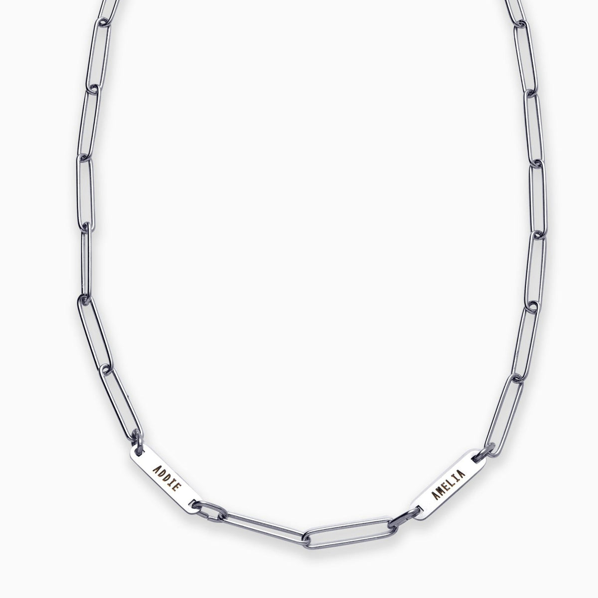 Collana con fermaglio e nomi personalizzati
