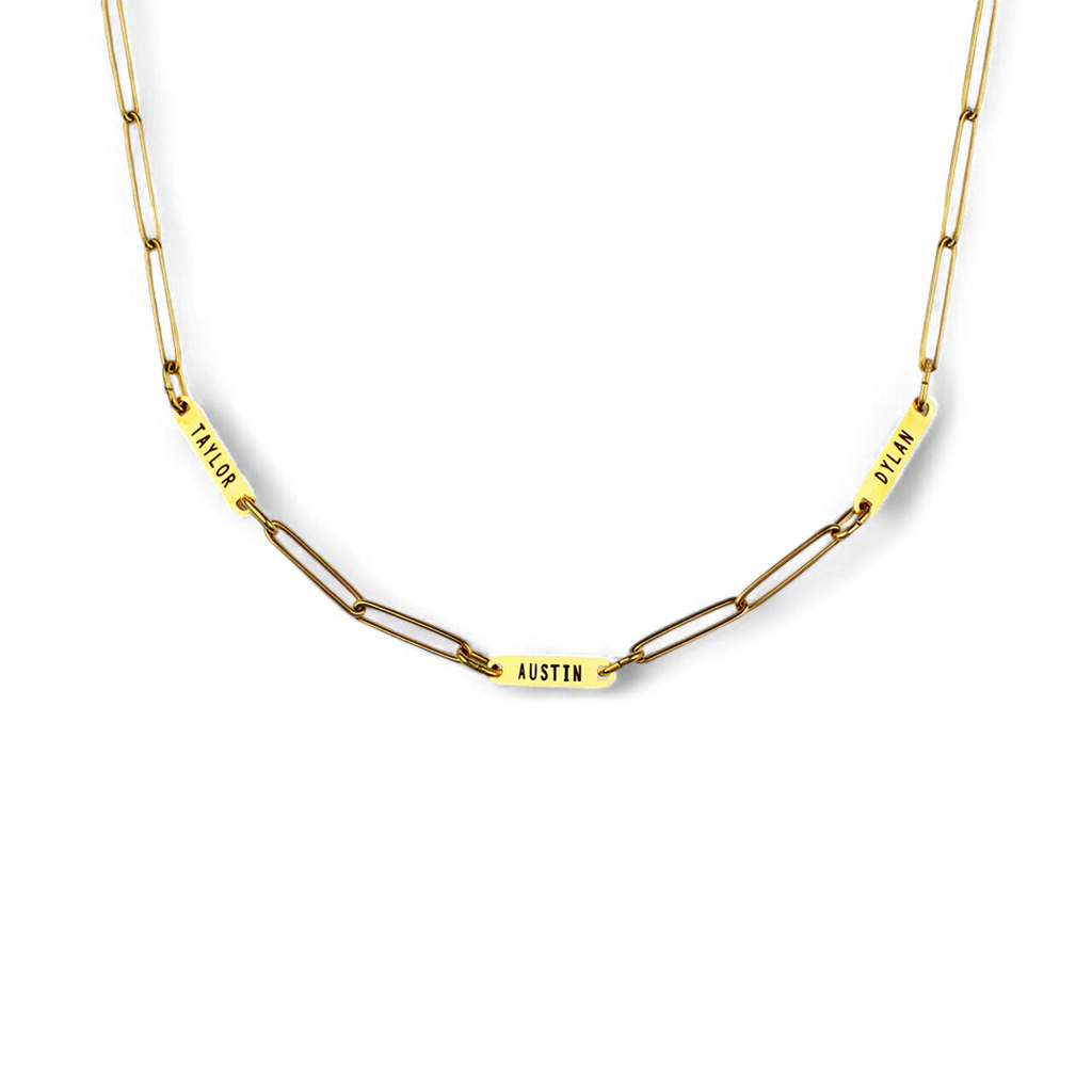 Collana con fermaglio e nomi personalizzati