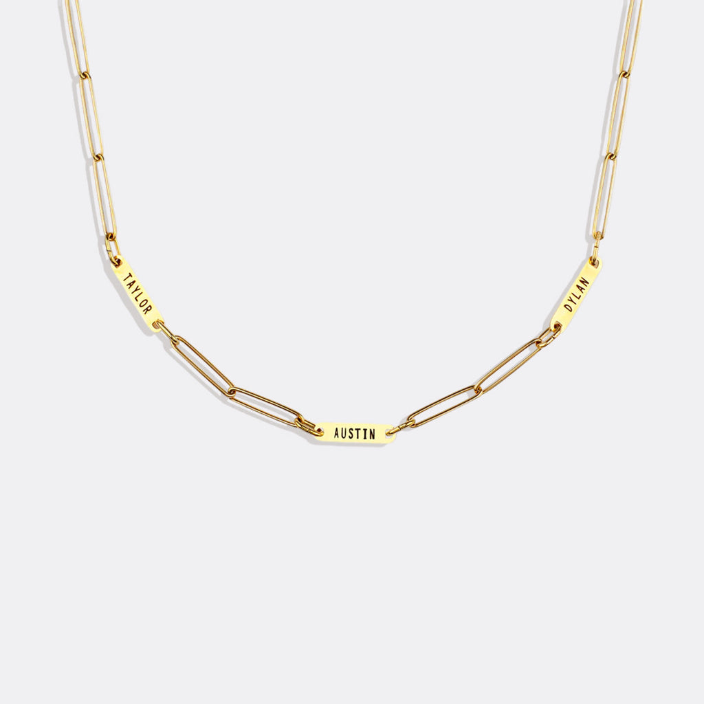 Collana con fermaglio e nomi personalizzati