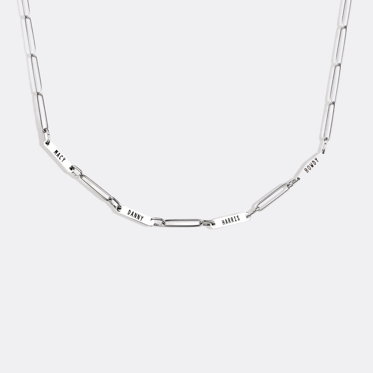Collana con fermaglio e nomi personalizzati