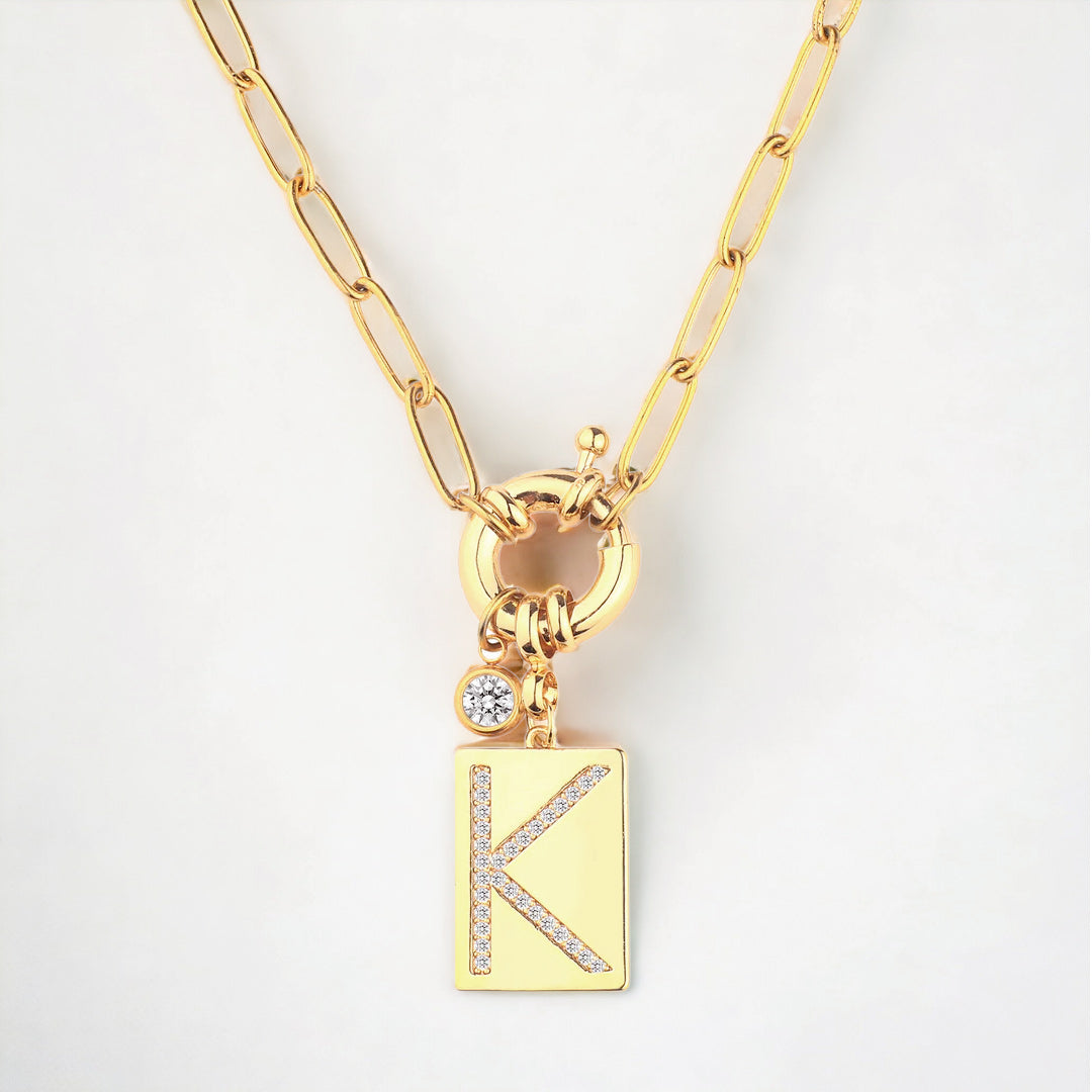 Collier pendentif initial pavé avec chaîne trombone  