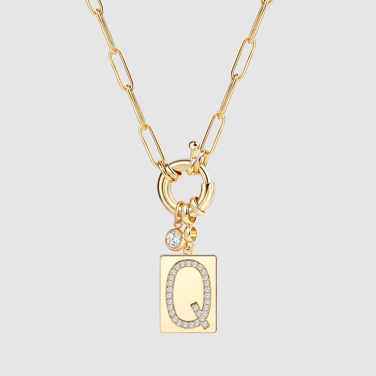 Collier pendentif initial pavé avec chaîne trombone  