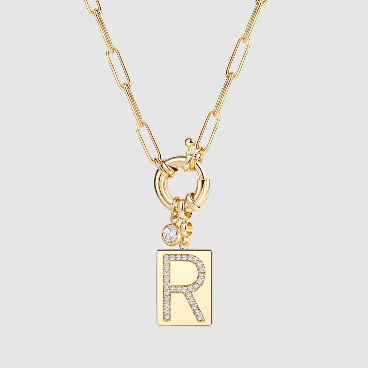 Collier pendentif initial pavé avec chaîne trombone  