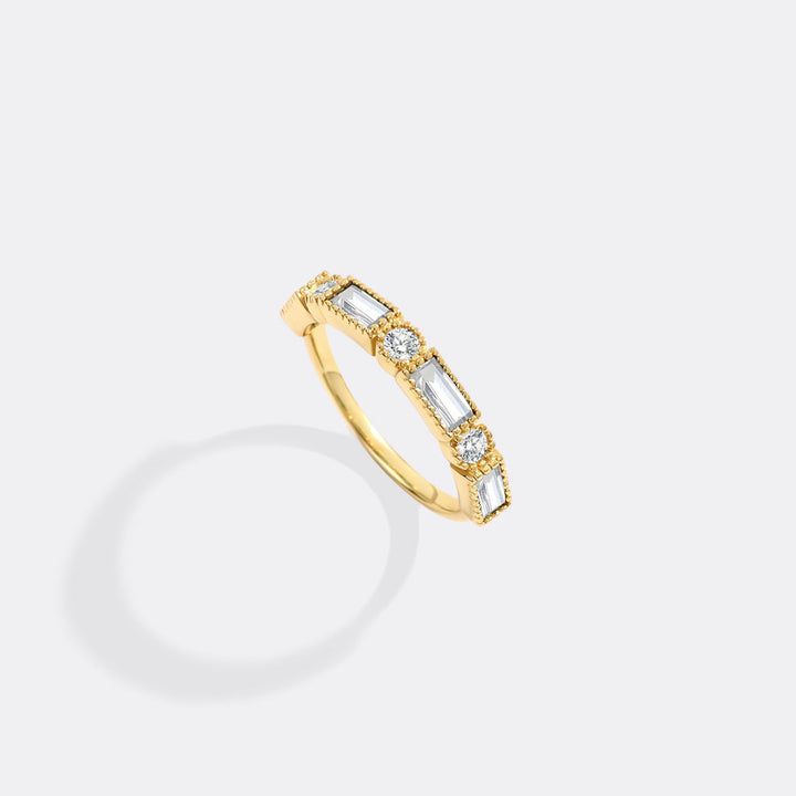 Gepersonaliseerde ronde en baguette geboortesteenring