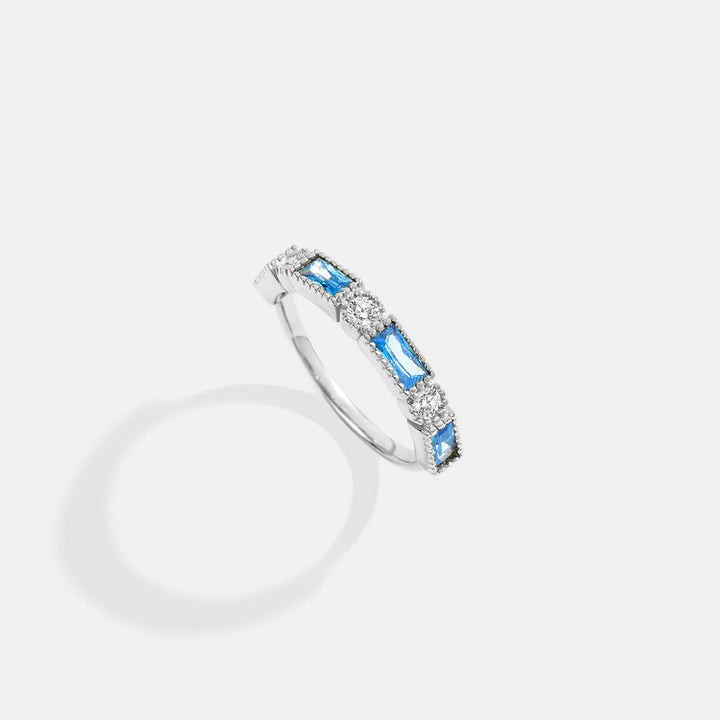 Gepersonaliseerde ronde en baguette geboortesteenring