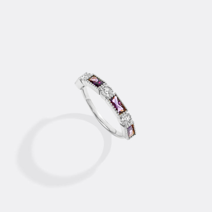 Gepersonaliseerde ronde en baguette geboortesteenring
