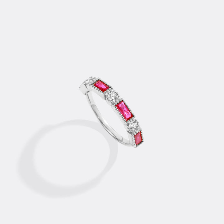 Gepersonaliseerde ronde en baguette geboortesteenring