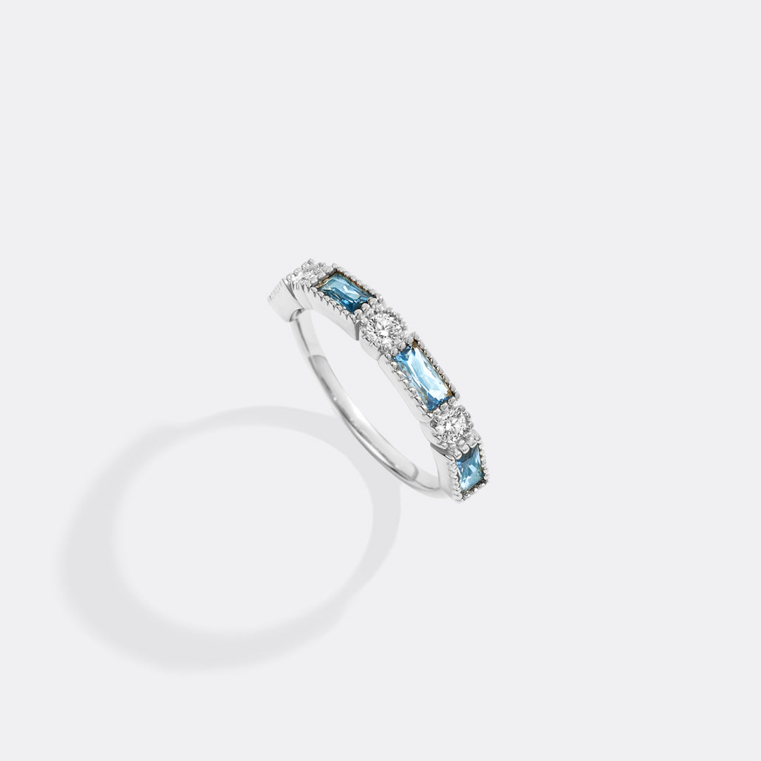 Gepersonaliseerde ronde en baguette geboortesteenring