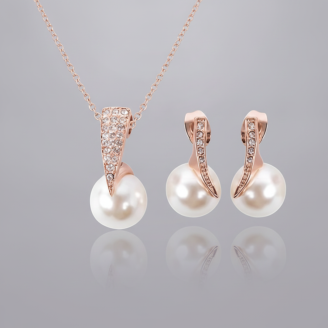 Une Pearl Earrings