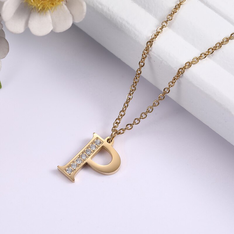 Collier Satellite Lettre avec Accent en Cristal