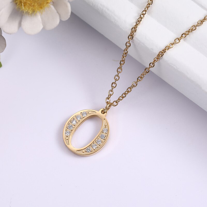 Collier Satellite Lettre avec Accent en Cristal
