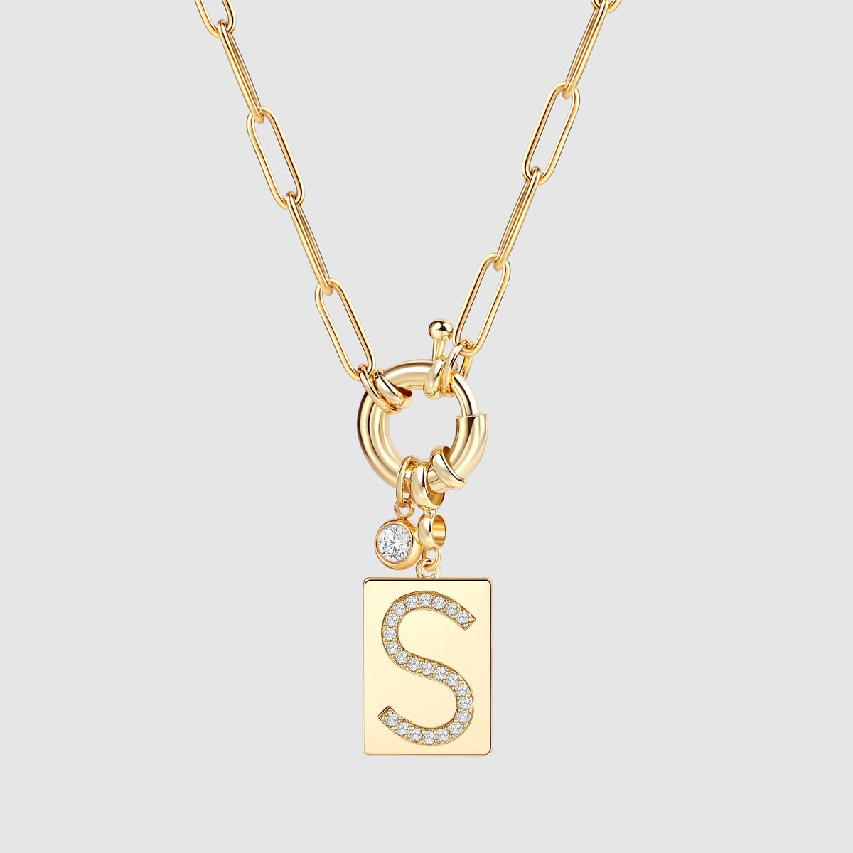 Collier pendentif initial pavé avec chaîne trombone  