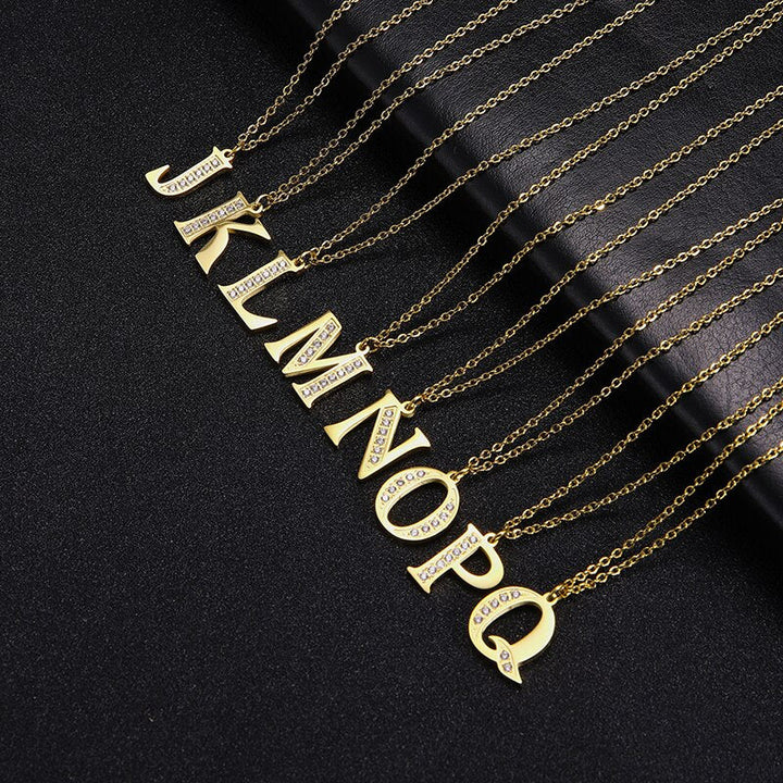 Collier Satellite Lettre avec Accent en Cristal