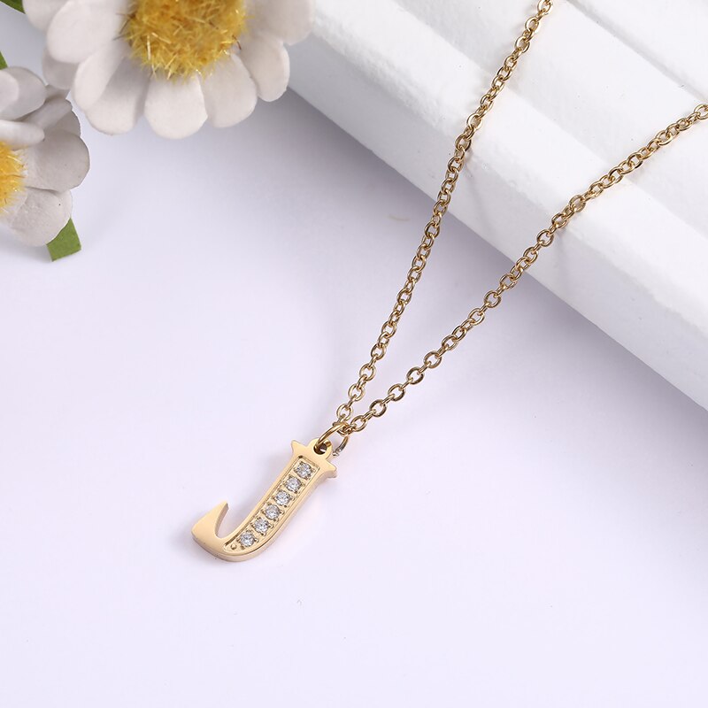 Collier Satellite Lettre avec Accent en Cristal