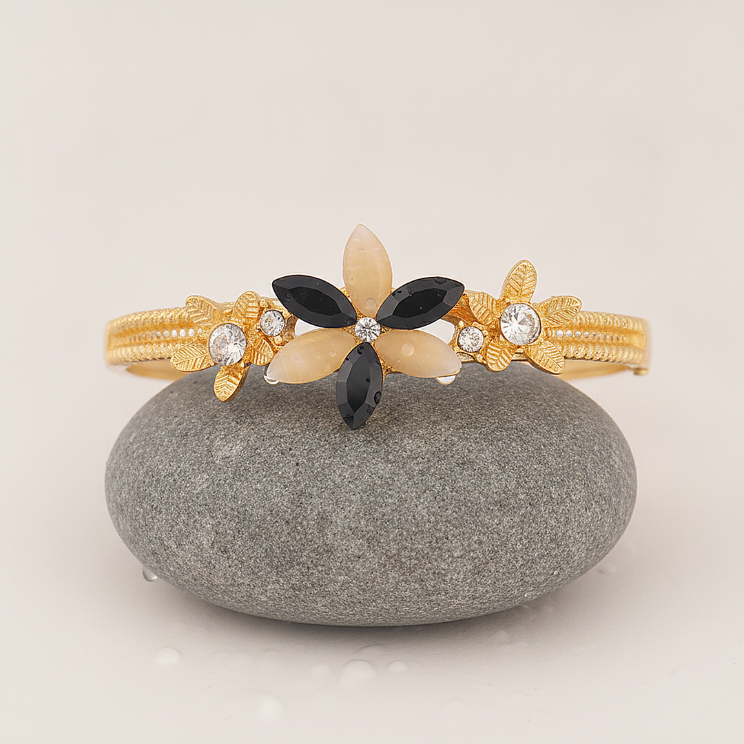 Marguerite Gold Bracelet