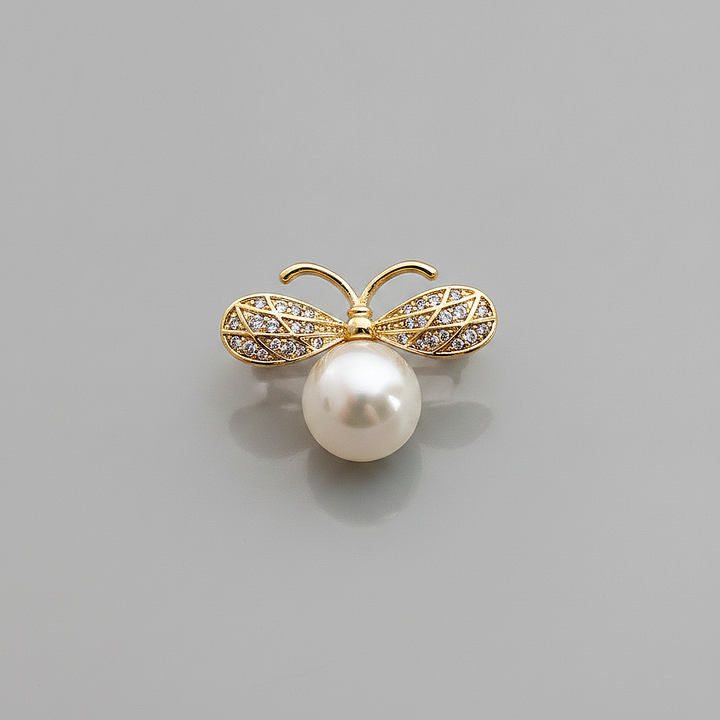 Kira Pearl Earrings