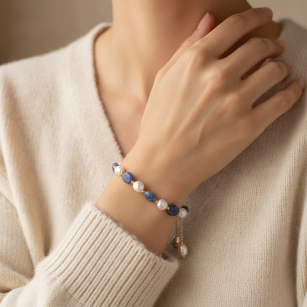 Une Pearl Bracelet