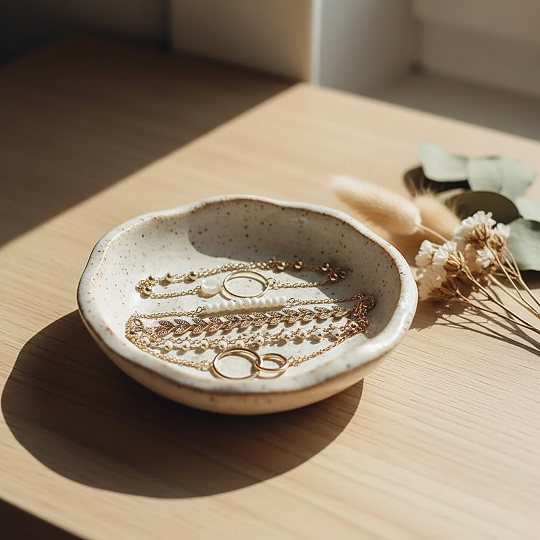 Une Gold Bracelet