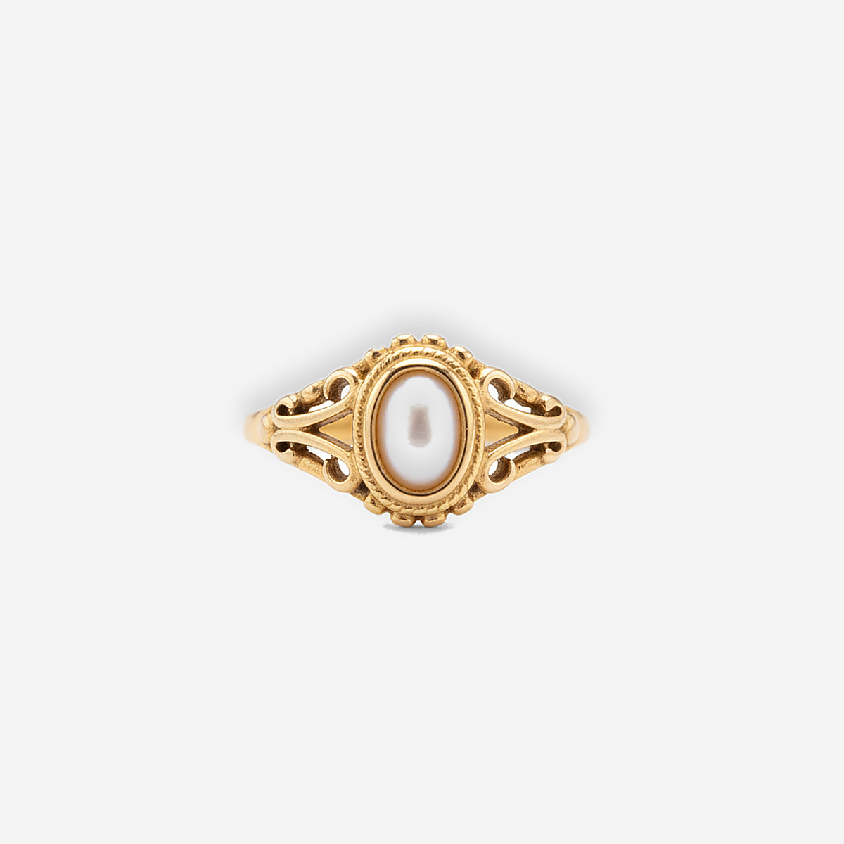 Colette Royal Pearl Ring detail