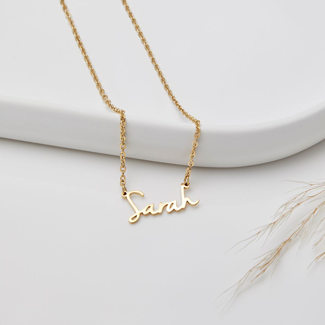 Ketting met feeënnaam – aansluitende pasvorm