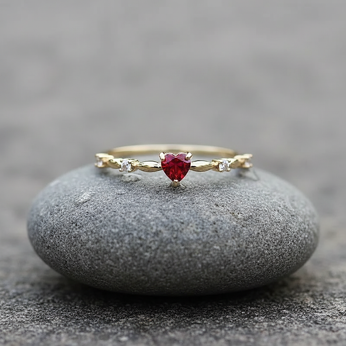 Anello Sabine con rubino