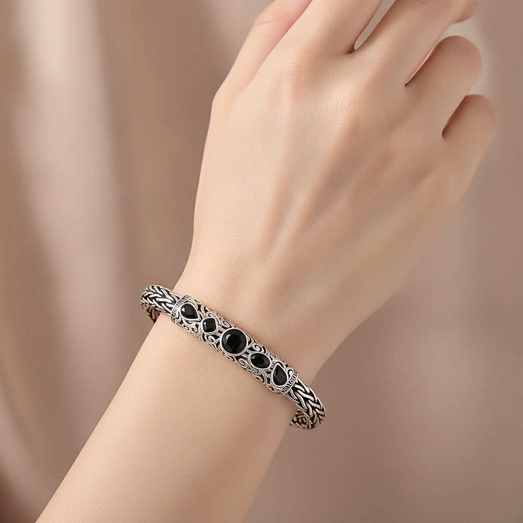 Iliana Onyx Bracelet