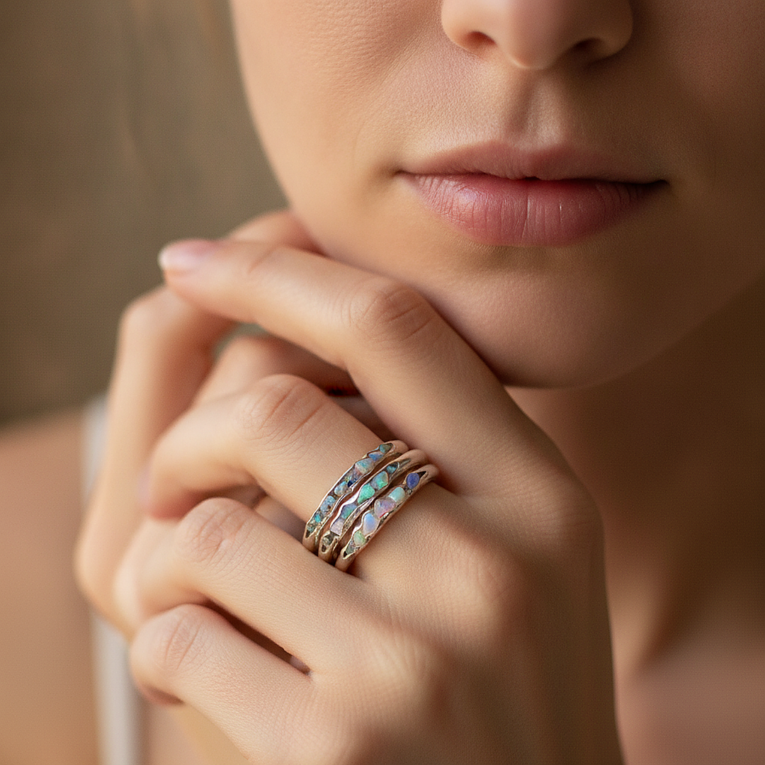 Anello in argento a strati vintage con pietre blu