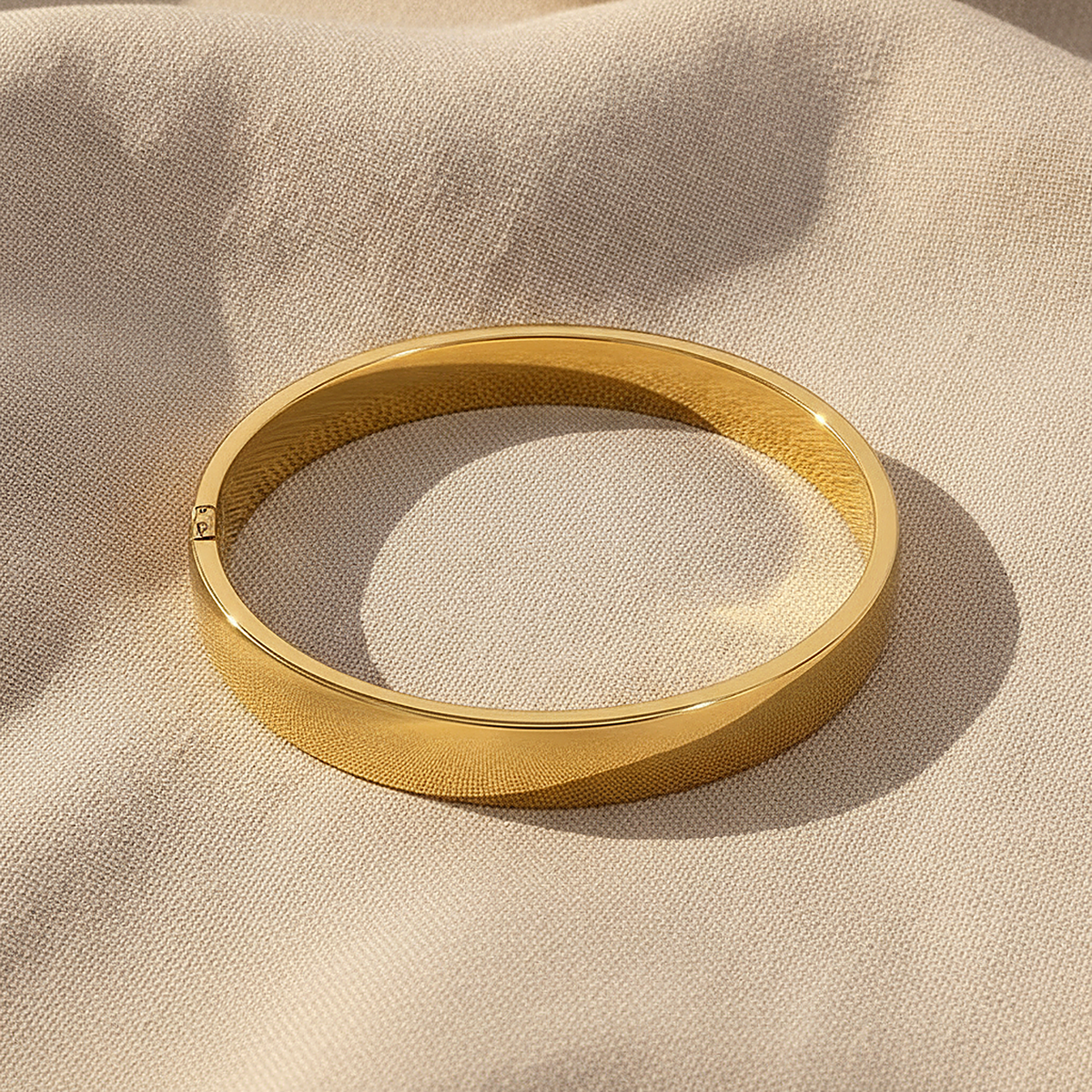 Pulsera dorada Lioria