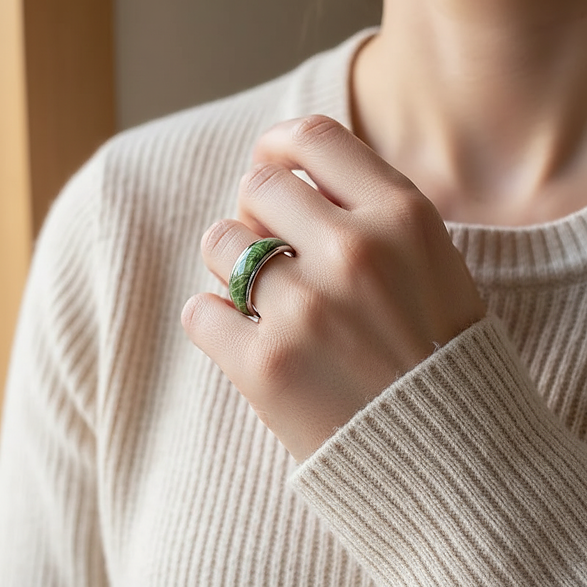 Marguerite-emerald-ring