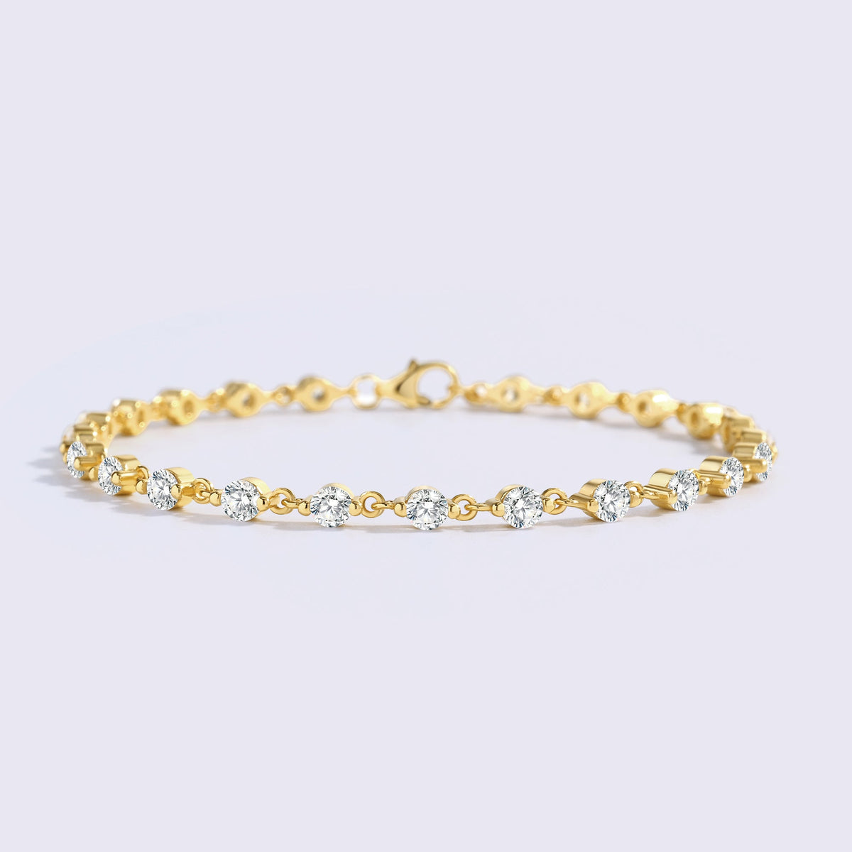 Armband insvept i diamanter