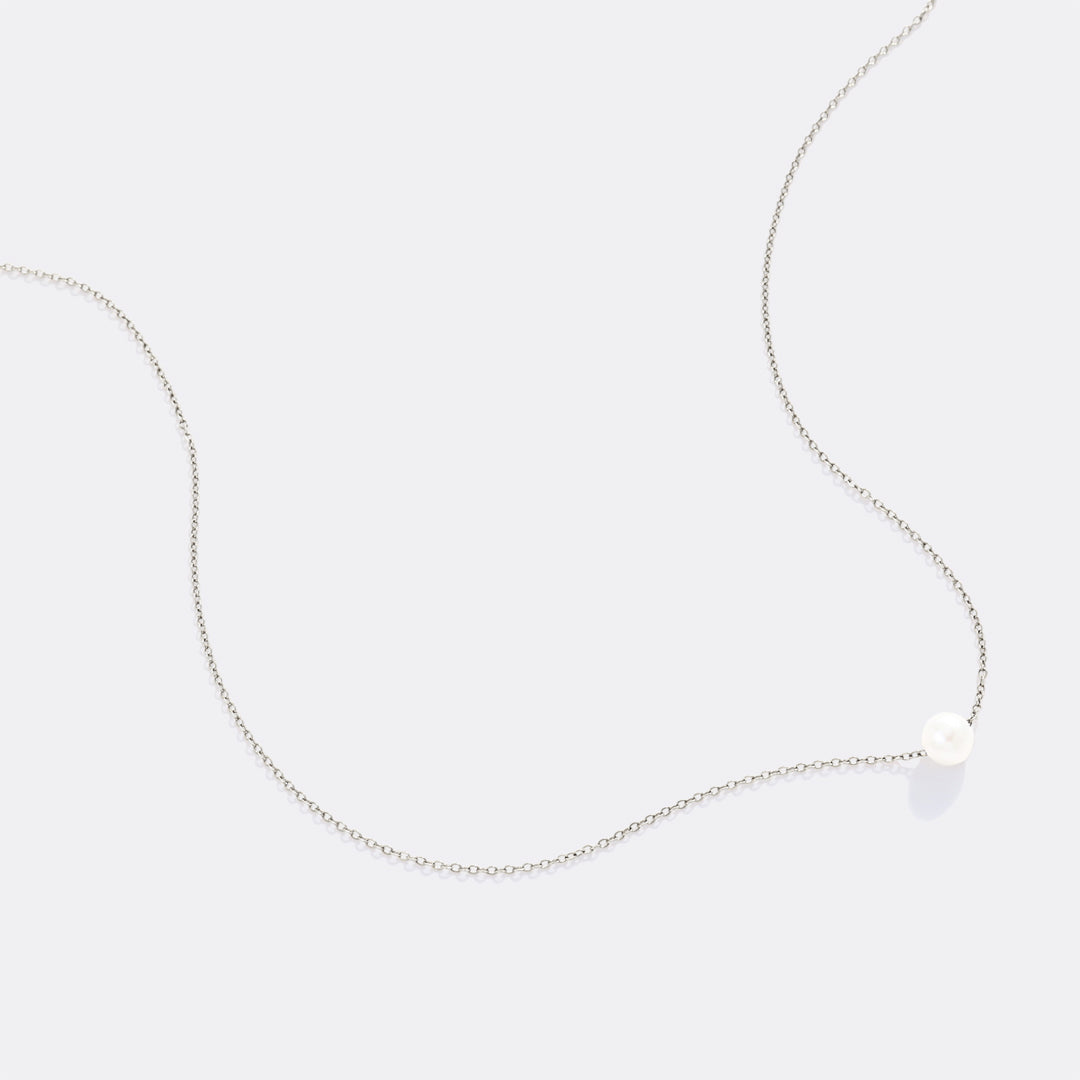 Collar con perla flotante