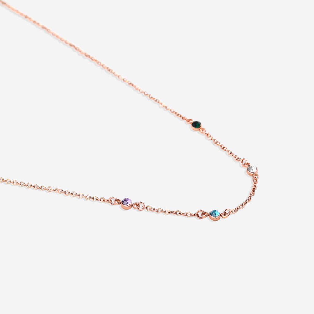 Collar delicado con estación de piedra de nacimiento