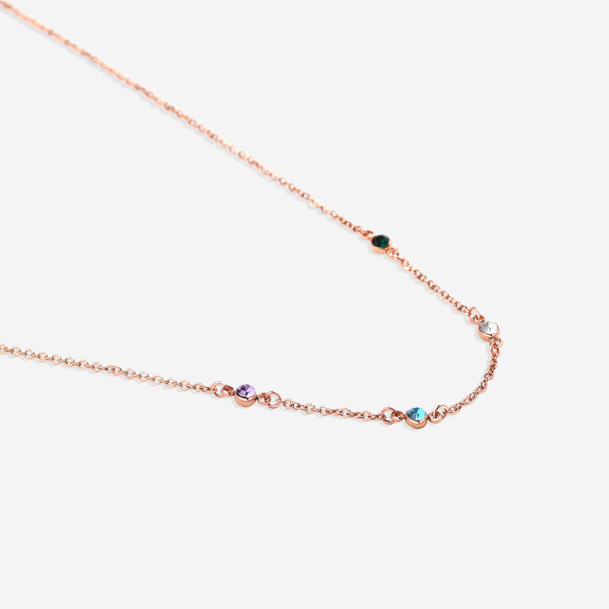 Collar delicado con estación de piedra de nacimiento