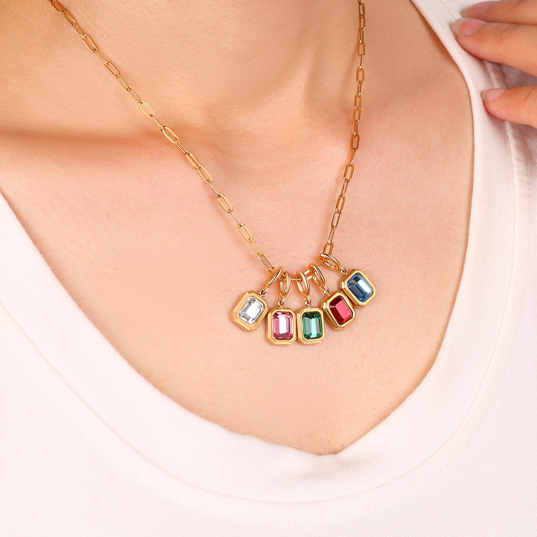 Collier breloque pierre de naissance baguette