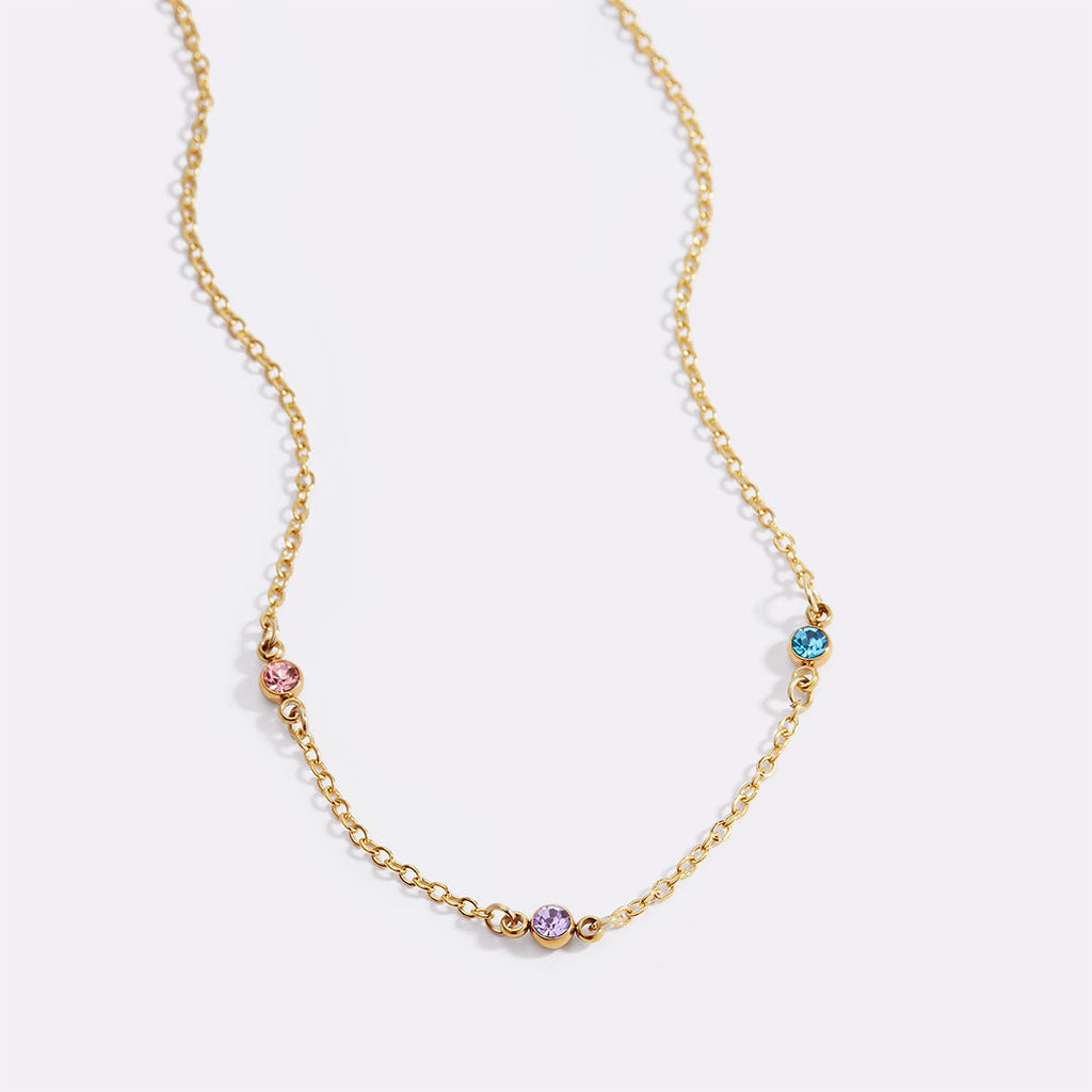 Collar delicado con estación de piedra de nacimiento