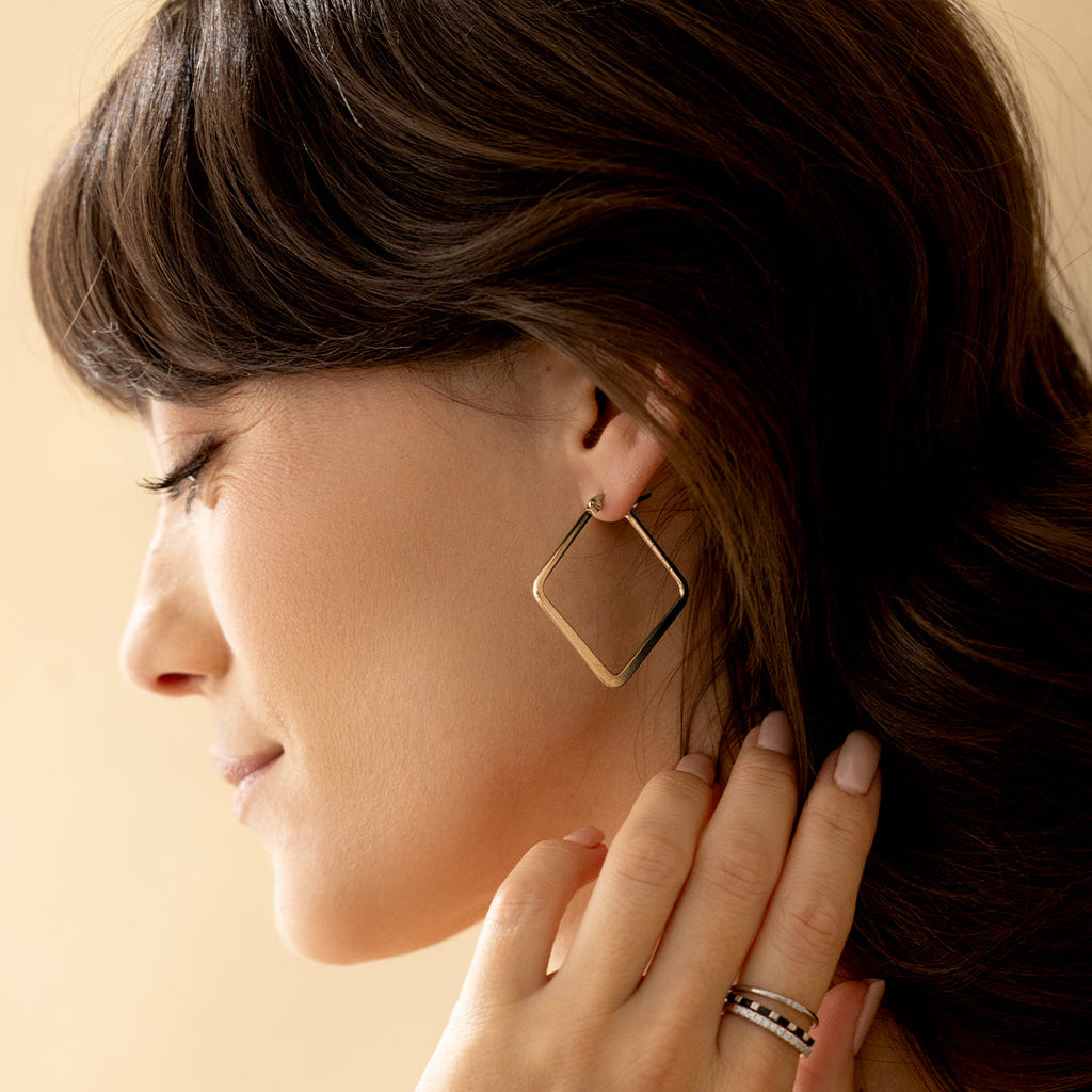Boucles d'Oreilles Créoles Géométriques Girl Boss