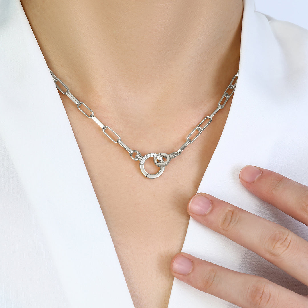 Halsband med mintfärgad pappersklämma och pavé-stenar