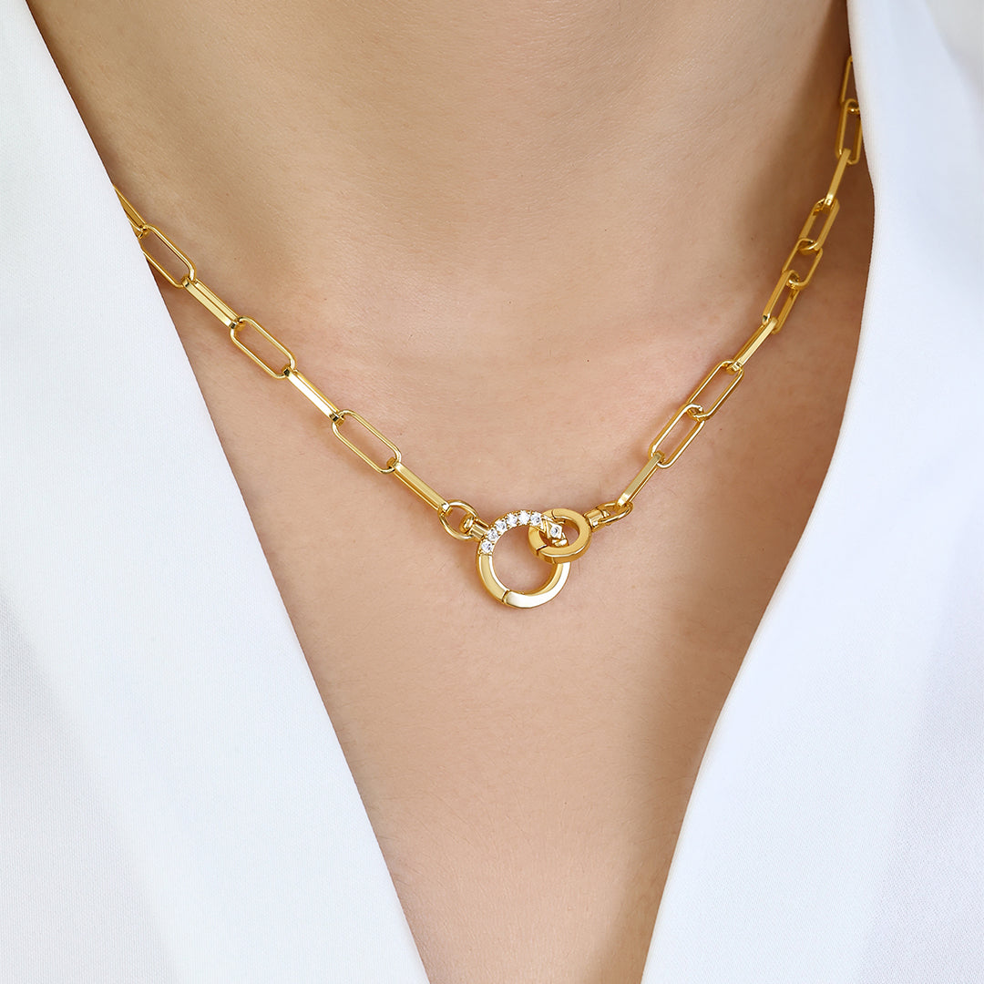 Halsband med mintfärgad pappersklämma och pavé-stenar