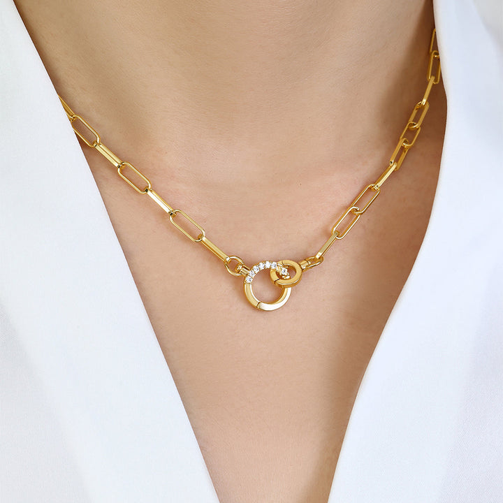 Halsband med mintfärgad pappersklämma och pavé-stenar