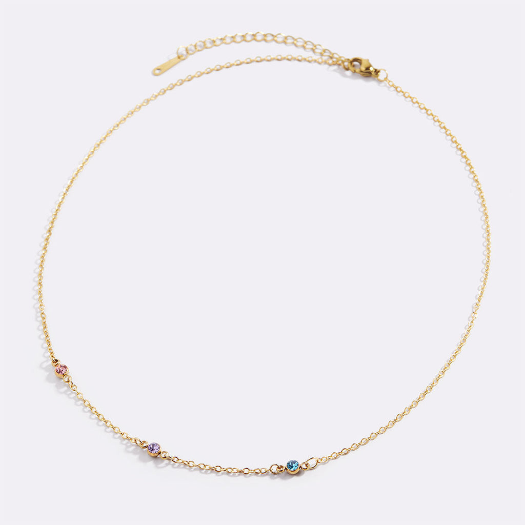 Collar delicado con estación de piedra de nacimiento