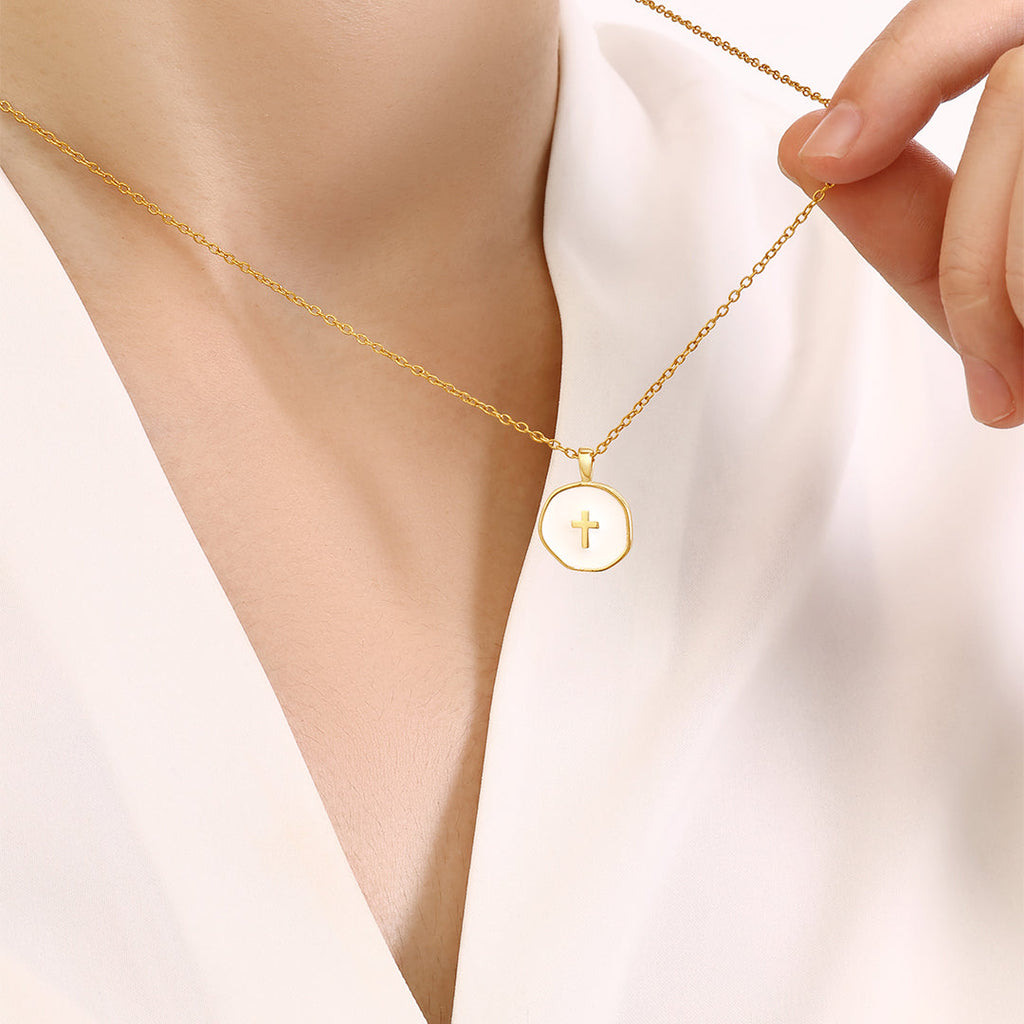 Pendente Cruz Minimalista em Esmalte